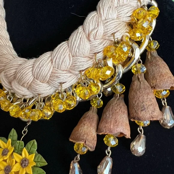 🌻 BEAUTIFUL HANDNADE NECKLACE - Picture 6 of 9